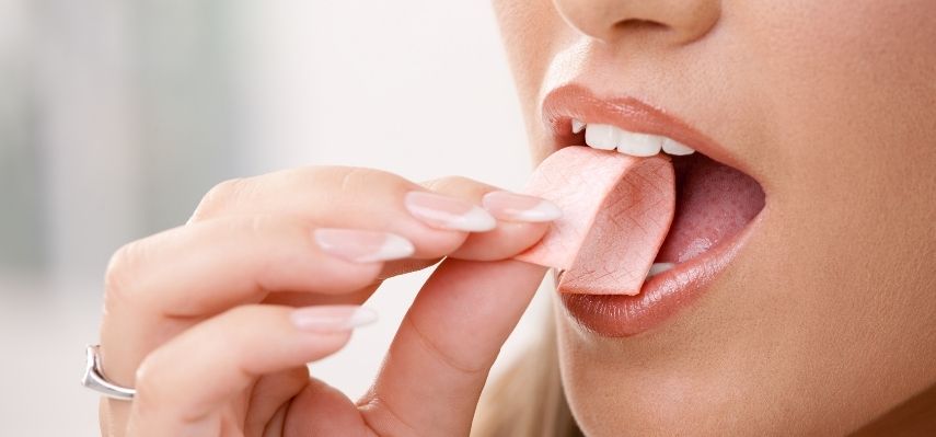 Does chewing gum really help clean your teeth